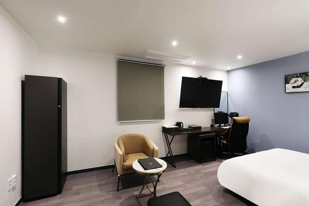 Mariposa Hotel Songtan Pyeongtaek Exterior photo